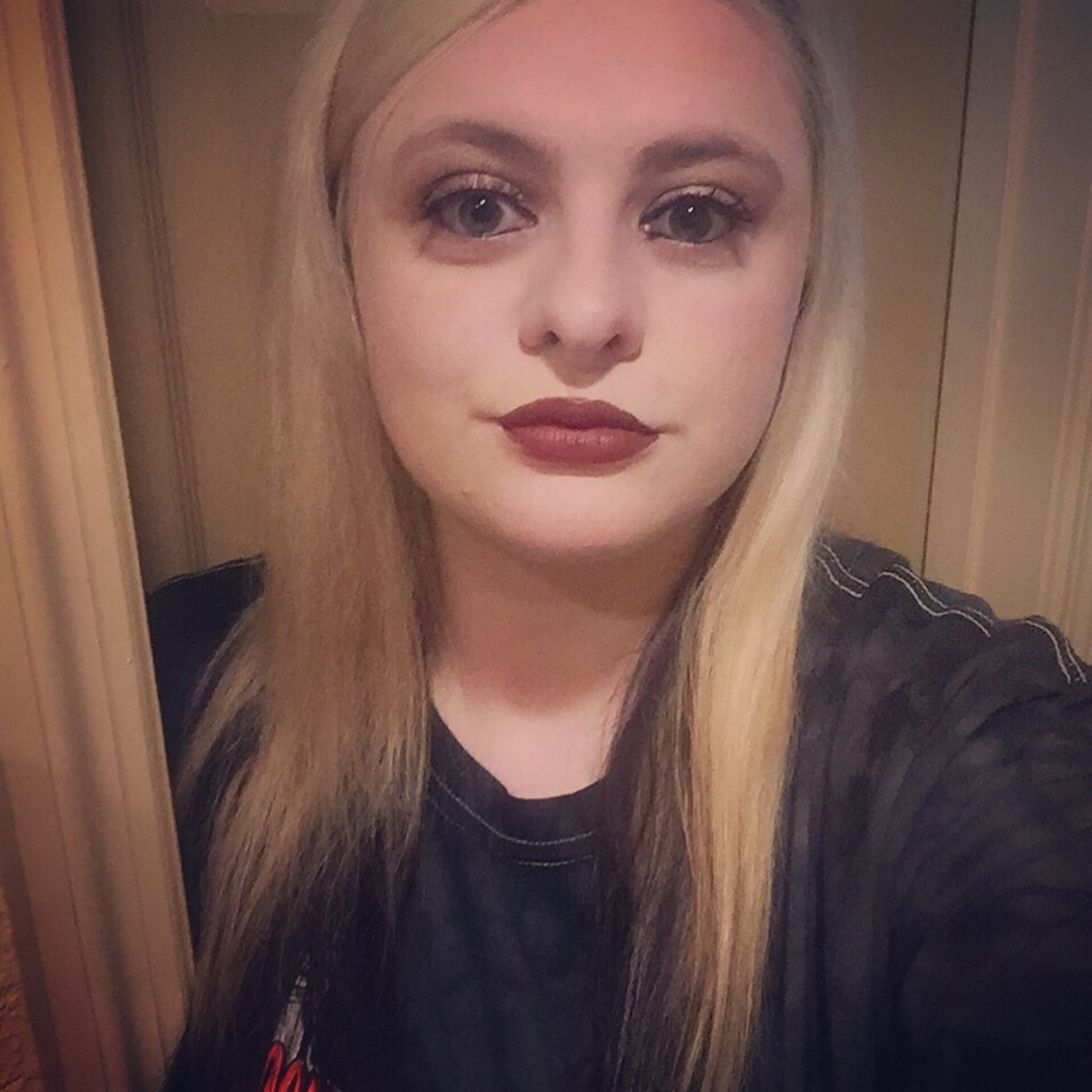 Meet your Posher, Christin